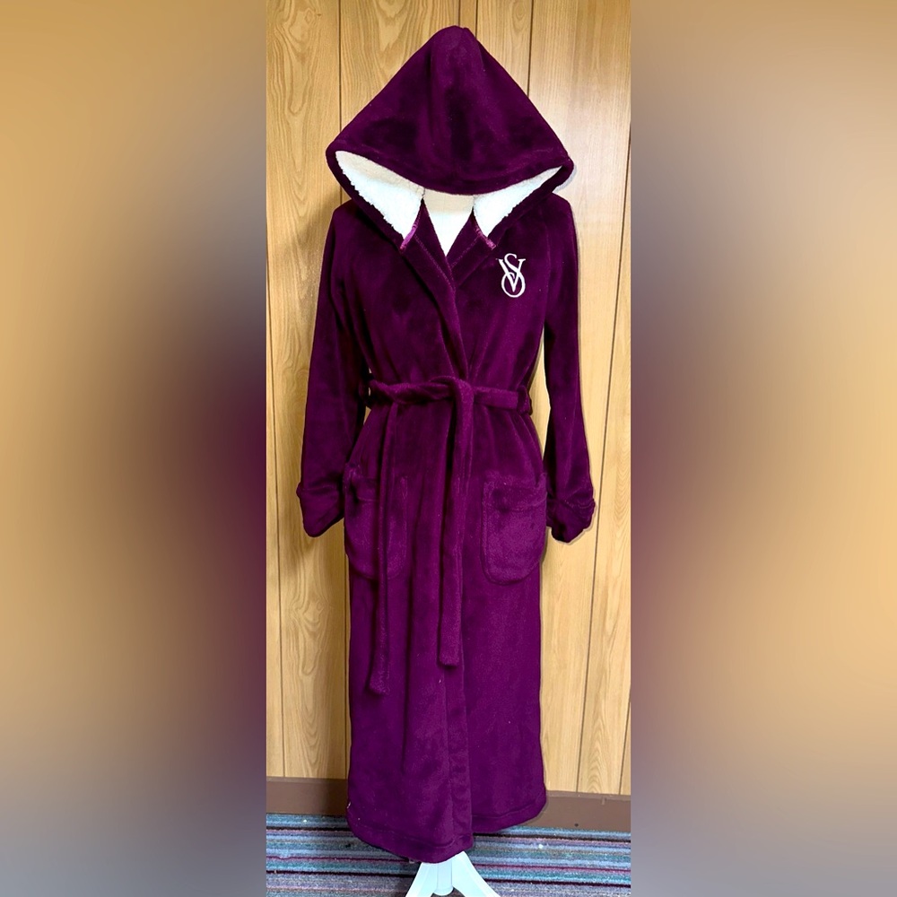 NWOT Victoria’s Secret full-length bathrobe